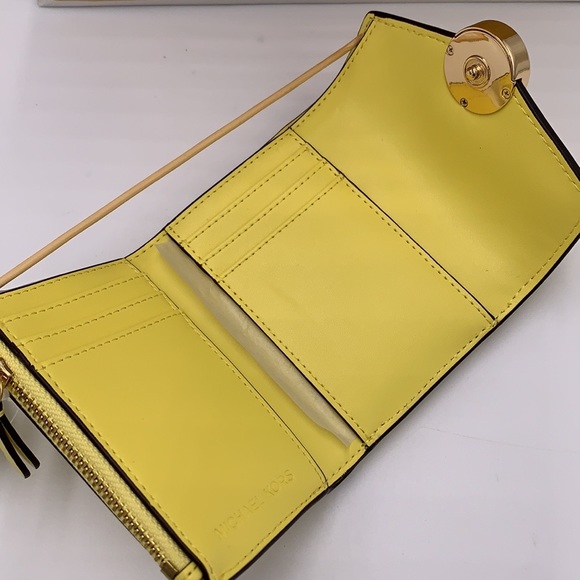NWT MICHAEL KORS CARMEN MEDIUM FLAP BIFOLD WALLET SUNSHINE COLOR - Picture 7 of 13